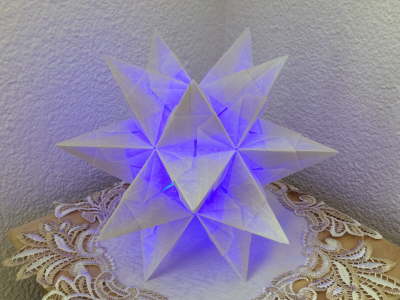 20 cm Stern Wei mit blauer LED